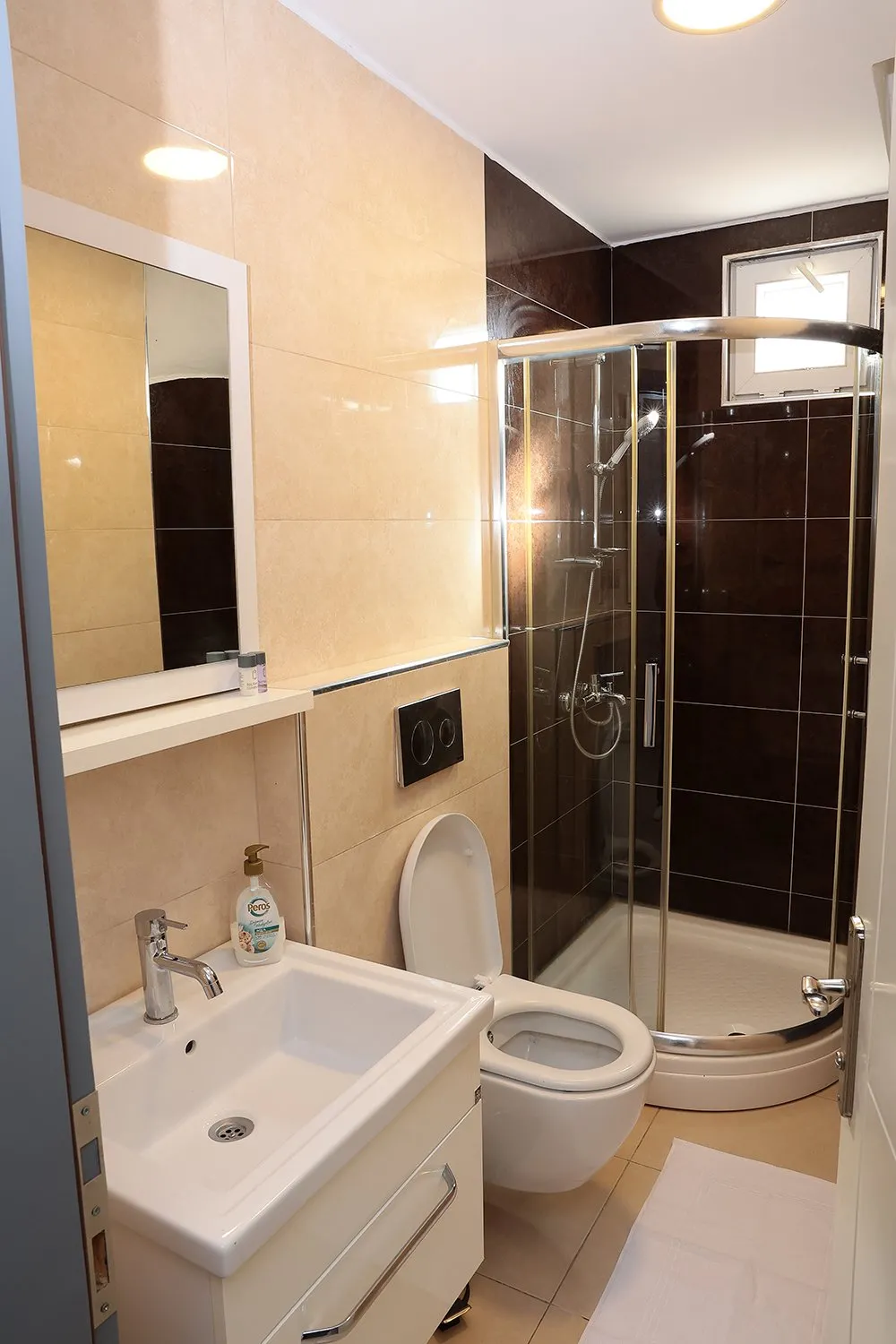 Asrın Güzel Yalı Apartı